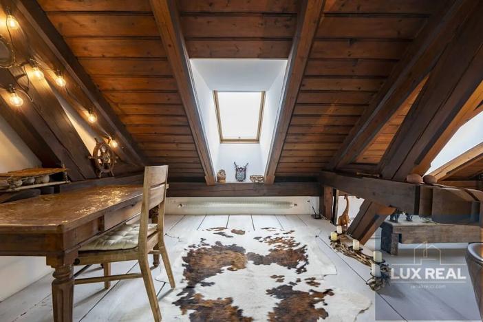 Prodej atypického bytu, Mikulov, Komenského, 164 m2