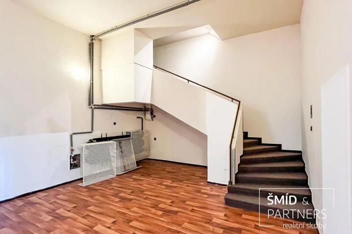 Pronájem komerční nemovitosti, Kolín, Husovo náměstí, 300 m2