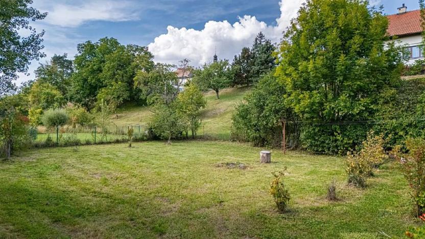 Prodej pozemku pro bydlení, Uhersko, 3765 m2