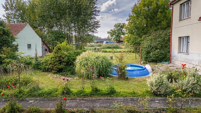 Prodej pozemku pro bydlení, Uhersko, 3765 m2