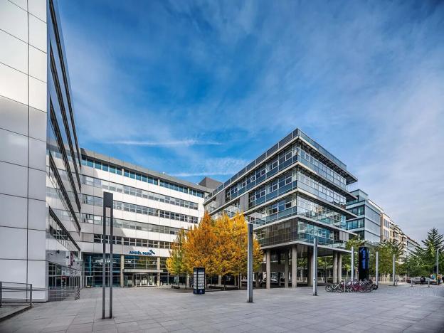 Pronájem kanceláře, Praha - Smíchov, Radlická, 1200 m2