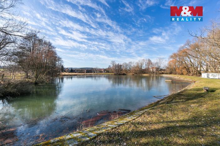 Prodej pole, Podluhy, 1679 m2