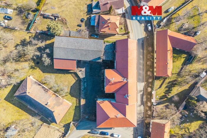 Prodej výrobních prostor, Načeradec, Zámecké náměstí, 1800 m2