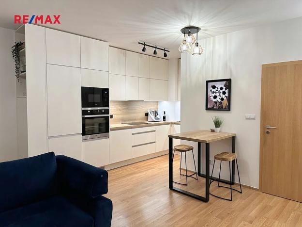 Pronájem bytu 3+kk, Praha - Čakovice, Bermanova, 78 m2