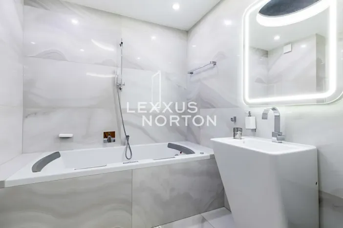 Pronájem bytu 1+kk, Praha - Bubeneč, Mlýnská, 53 m2