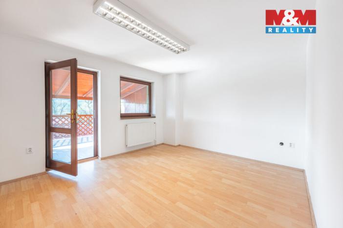 Prodej obchodního prostoru, Velká nad Veličkou, 187 m2