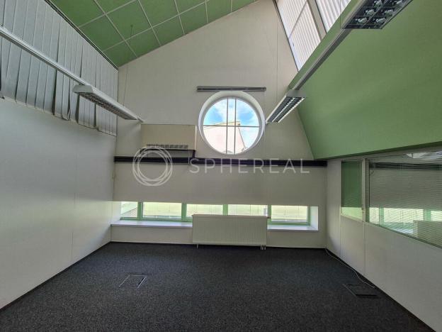 Pronájem kanceláře, Brno - Židenice, Olomoucká, 1000 m2