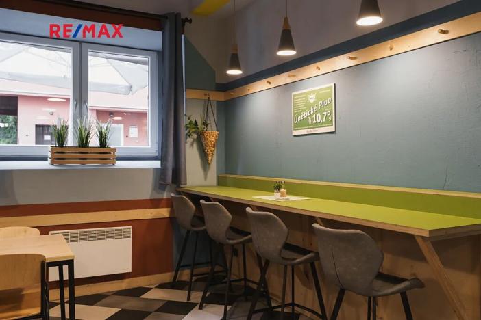 Pronájem restaurace, Praha - Smíchov, Křížová, 236 m2