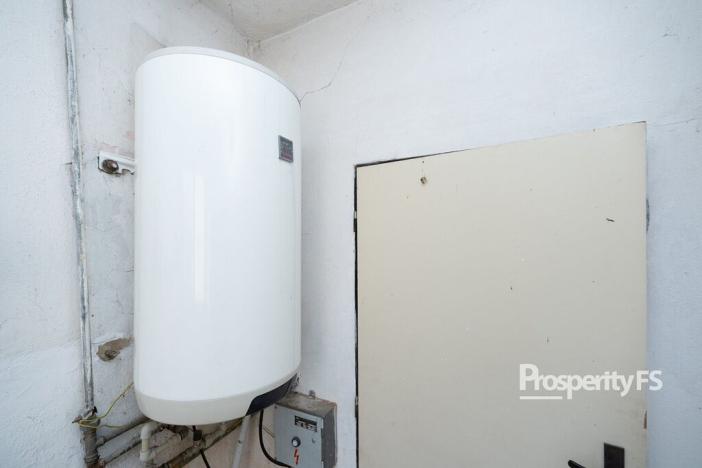 Prodej kanceláře, Okna, 475 m2