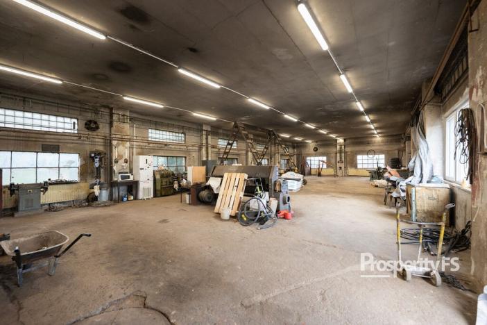 Prodej kanceláře, Okna, 475 m2