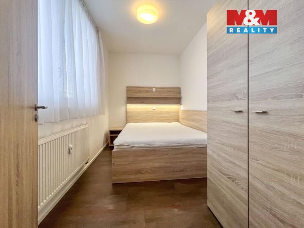 Pronájem bytu 2+kk, Praha - Hlubočepy, Geologická, 34 m2
