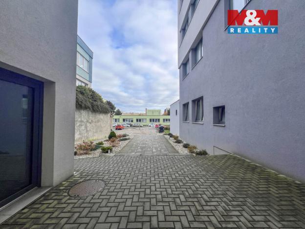 Pronájem bytu 2+kk, Praha - Hlubočepy, Geologická, 34 m2