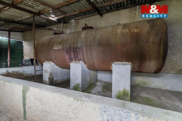 Prodej zemědělského objektu, Křešice - Sedlec, 2000 m2