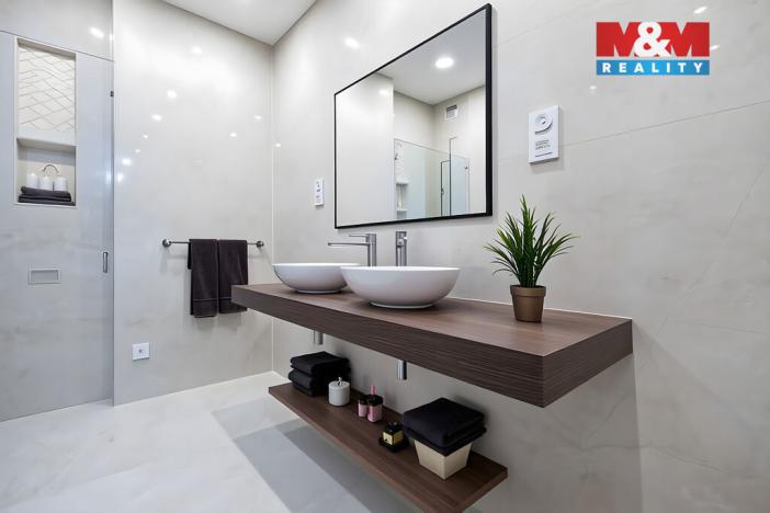 Prodej bytu 4+kk, Praha - Holyně, náměstí Pod lípou, 128 m2