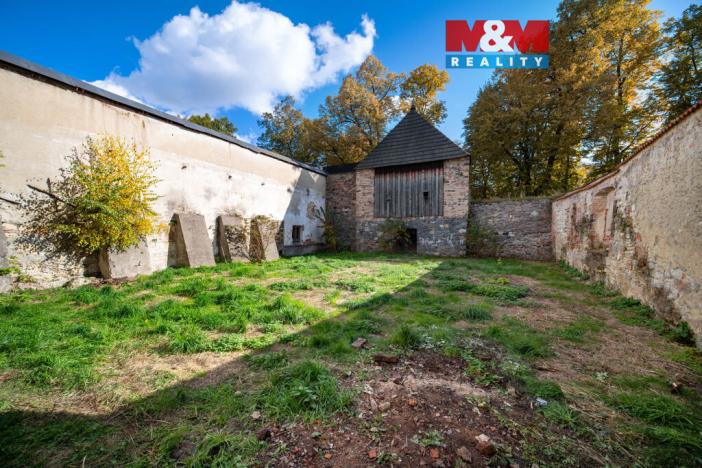 Prodej obchodního prostoru, Polička - Polička-Město, Komenského, 476 m2