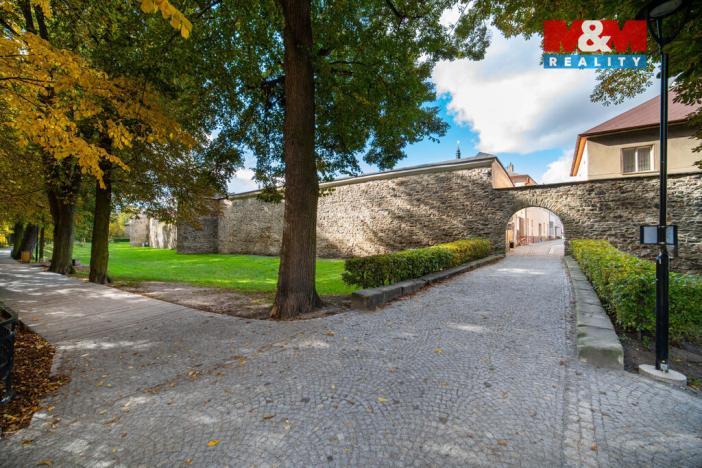 Prodej obchodního prostoru, Polička - Polička-Město, Komenského, 476 m2