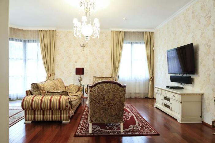 Prodej bytu 4+1, Karlovy Vary, Tylova, 182 m2