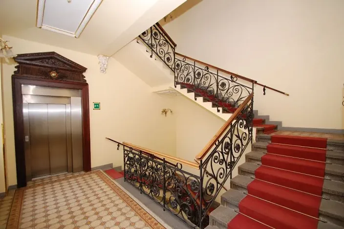 Pronájem kanceláře, Praha - Vinohrady, Mánesova, 285 m2