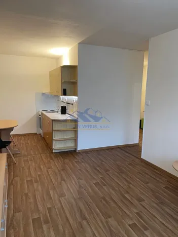 Pronájem bytu 2+kk, Komárov, Mládežnická, 56 m2