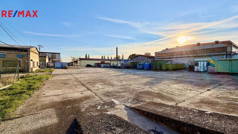 Pronájem komerčního pozemku, Opava, 1650 m2