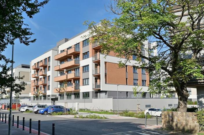 Pronájem garážového stání, Praha - Třebonice, K metru, 10 m2