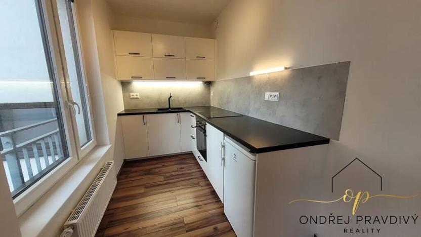 Pronájem bytu 1+kk, Praha - Modřany, Soukalova, 33 m2