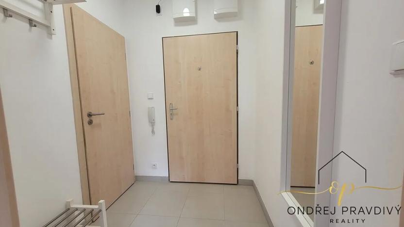 Pronájem bytu 1+kk, Praha - Modřany, Soukalova, 33 m2