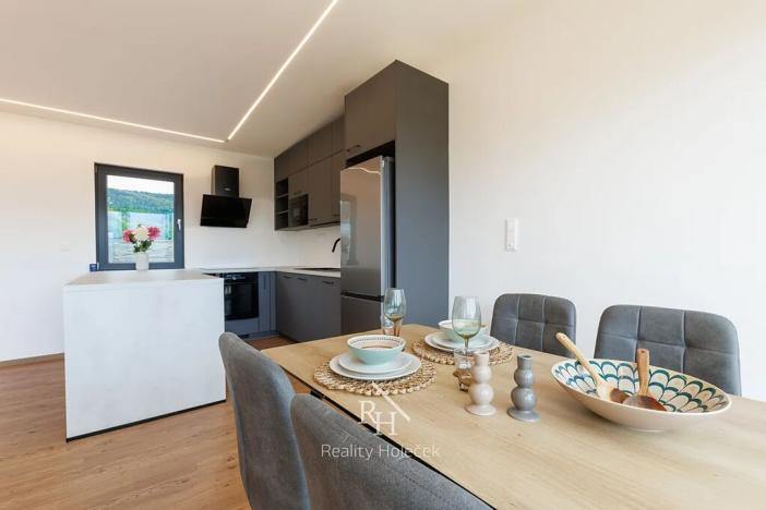 Prodej rodinného domu, Svinaře, Větrná, 156 m2