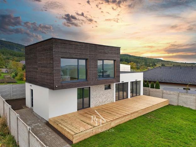 Prodej rodinného domu, Svinaře, Větrná, 156 m2