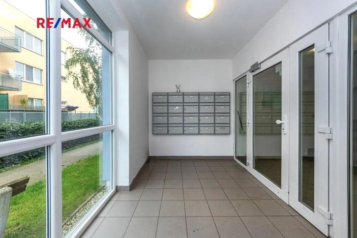 Prodej bytu 1+kk, Praha - Hostavice, U Hostavického potoka, 36 m2