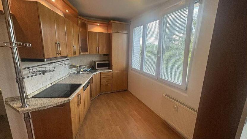 Prodej bytu 3+1, Karlovy Vary, Maďarská, 61 m2