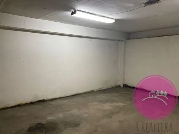 Pronájem garáže, Olomouc, Albertova, 18 m2