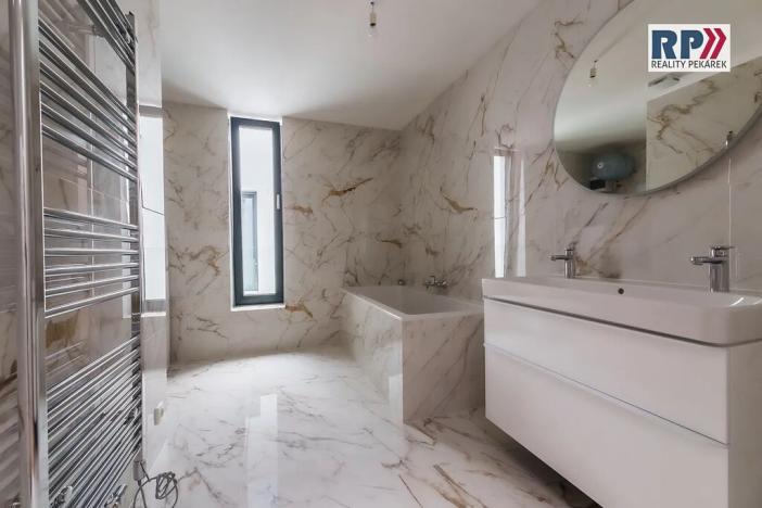 Prodej bytu 5+kk, Praha - Klánovice, U trativodu, 146 m2