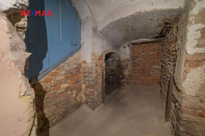 Prodej činžovního domu, Staré Město, nám. Osvobození, 444 m2