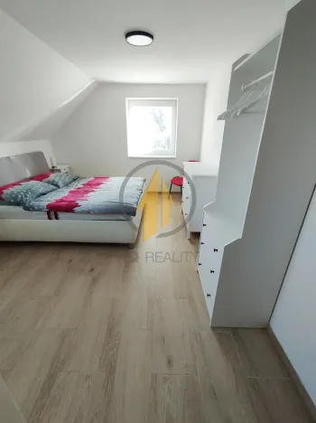 Pronájem rodinného domu, Klokočí, 248 m2