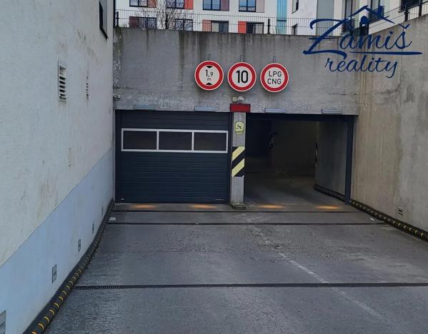 Pronájem garážového stání, Kladno, Benediktínská, 28 m2