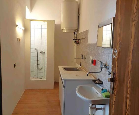 Pronájem bytu 2+1, Praha - Žižkov, Černínova, 39 m2