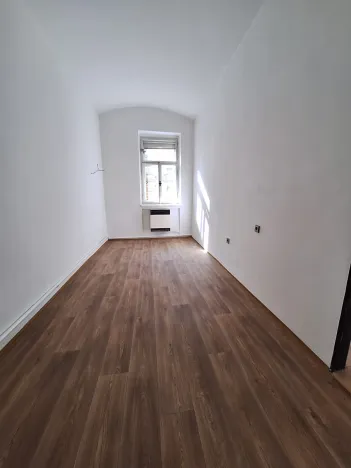 Pronájem bytu 2+1, Praha - Žižkov, Černínova, 39 m2