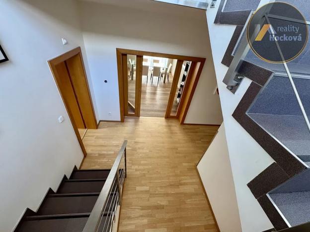 Pronájem rodinného domu, Praha - Lipence, Ke štěrkovně, 333 m2