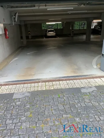 Prodej garážového stání, Praha - Holešovice, Jankovcova, 13 m2