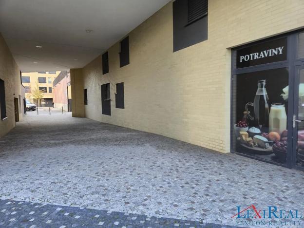 Prodej garážového stání, Praha - Holešovice, Jankovcova, 13 m2