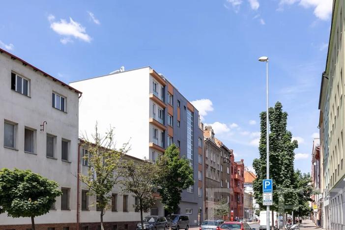 Pronájem bytu 1+kk, Praha - Vršovice, Petrohradská, 41 m2