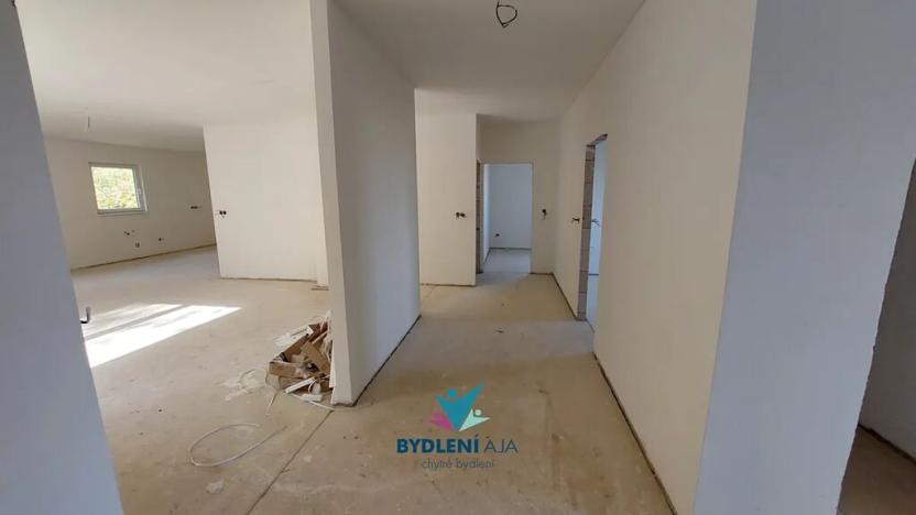 Prodej rodinného domu, Modlany, 160 m2