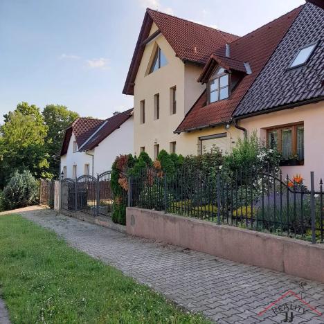 Prodej rodinného domu, Praha - Kyje, Branská, 402 m2