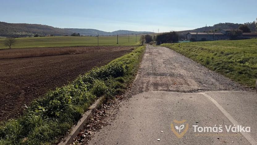 Prodej komerčního pozemku, Moravské Knínice, 6939 m2