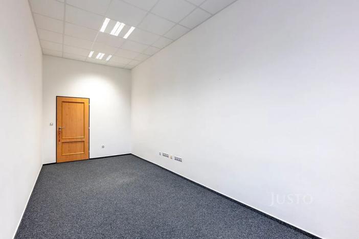 Pronájem kanceláře, Uherské Hradiště, Masarykovo náměstí, 19 m2