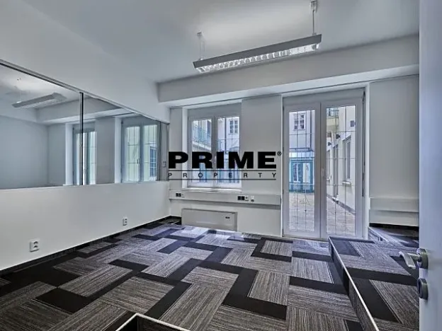 Pronájem kanceláře, Praha - Nové Město, Soukenická, 244 m2