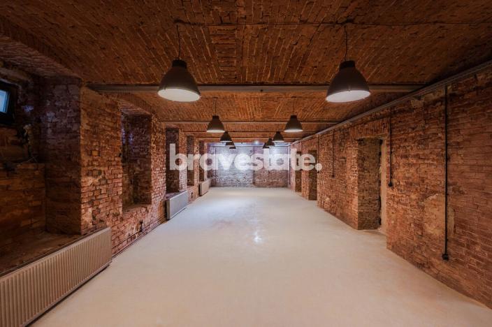 Prodej komerční, Praha - Karlín, Pernerova, 335 m2