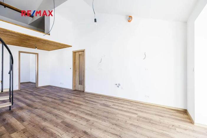 Prodej bytu 3+kk, Svoboda nad Úpou, Nádražní, 65 m2