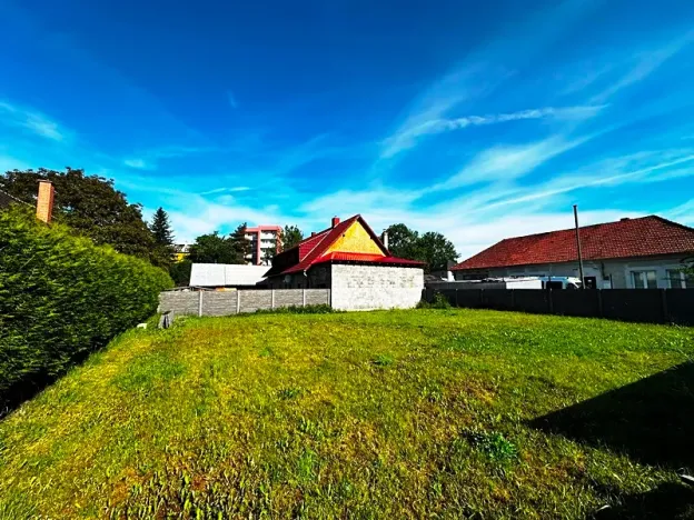 Prodej komerčního pozemku, Kunín, 338 m2